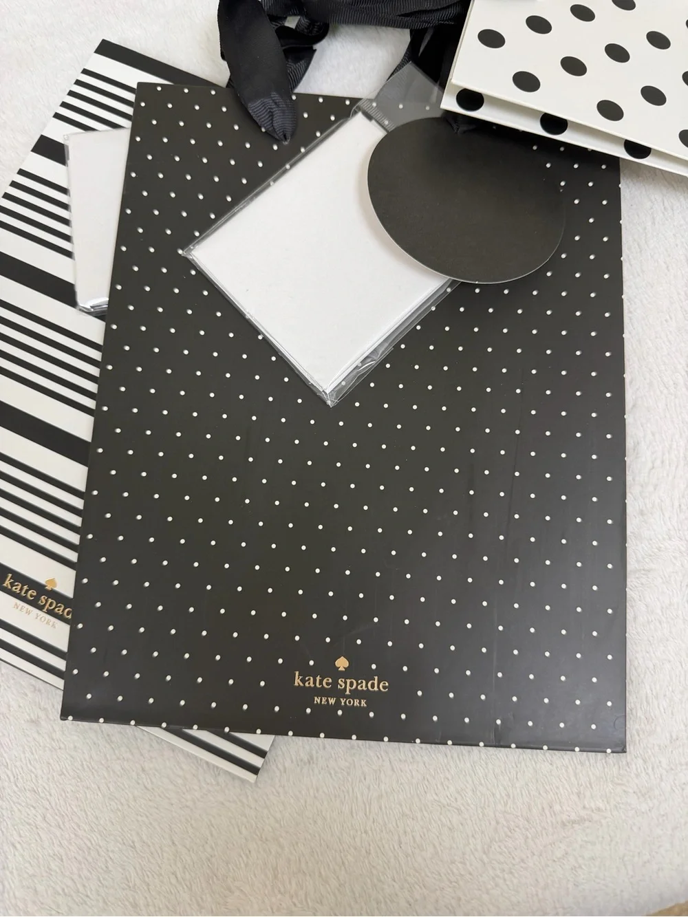 Kate Spade Gift Bag Set - Picture 3 of 4